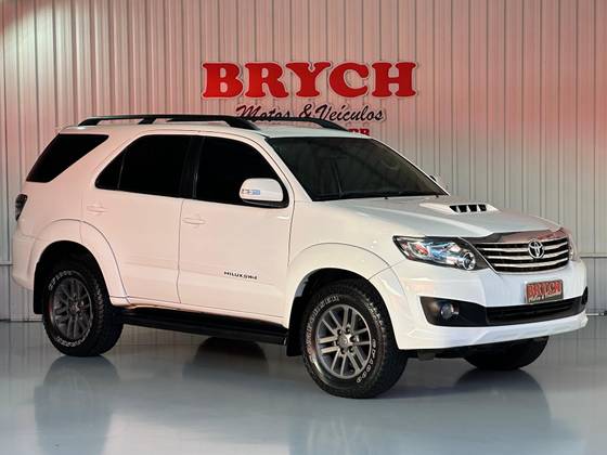 TOYOTA HILUX SW4 3.0 SRV 4X4 16V TURBO INTERCOOLER DIESEL 4P AUTOMÁTICO TOYOTA HILUX SW4 3.0 SRV 4X4 16V TURBO INTERCOOLER DIESEL 4P AUTOMÁTICO